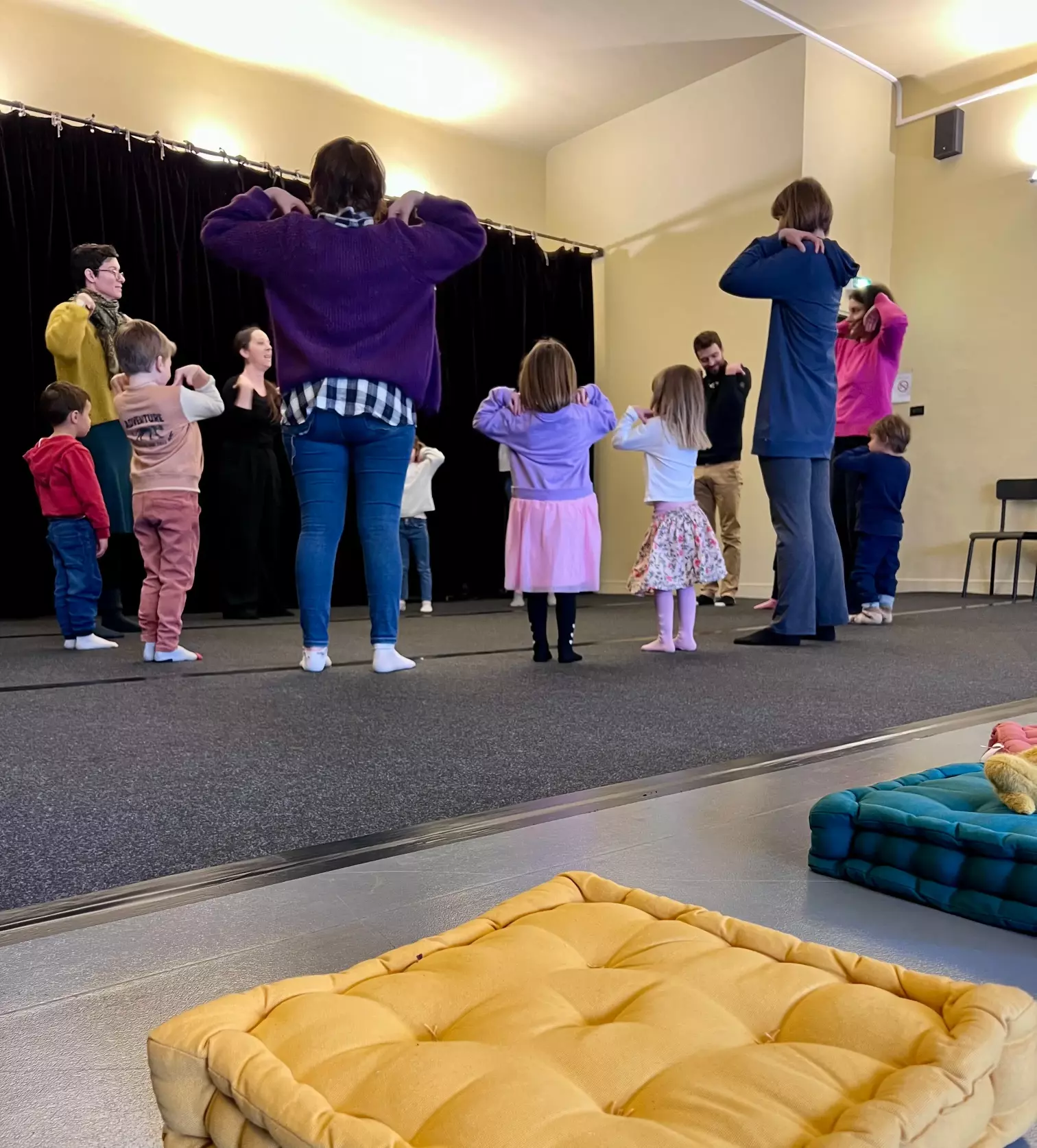 ATELIERS FAMILLE autour de Carrément cube