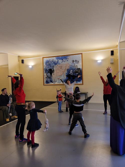 ATELIERS FAMILLE Explorer le mouvement